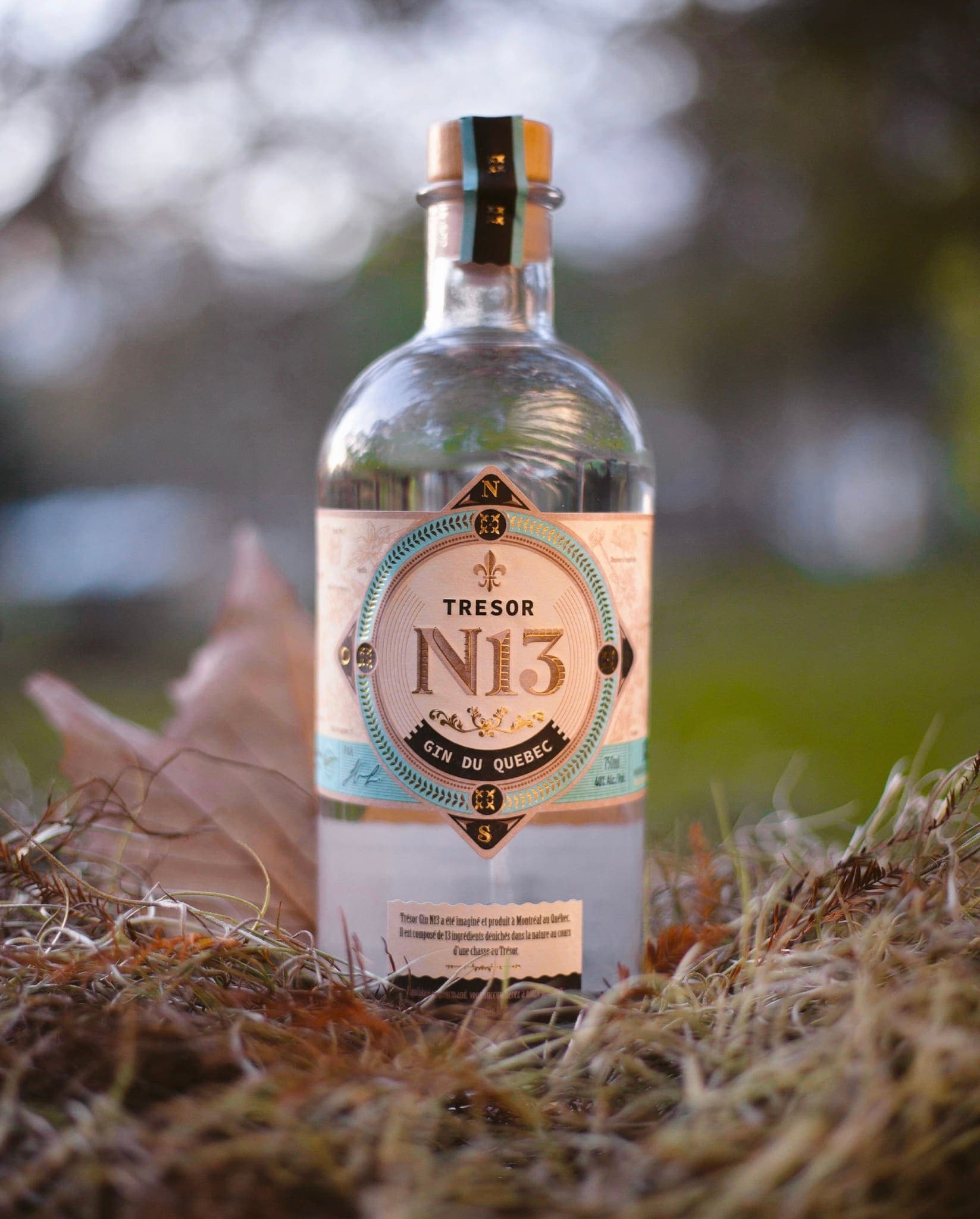 Le gin Trésor N° 13: certaines bouteilles cachaient un secret bien... transparent.